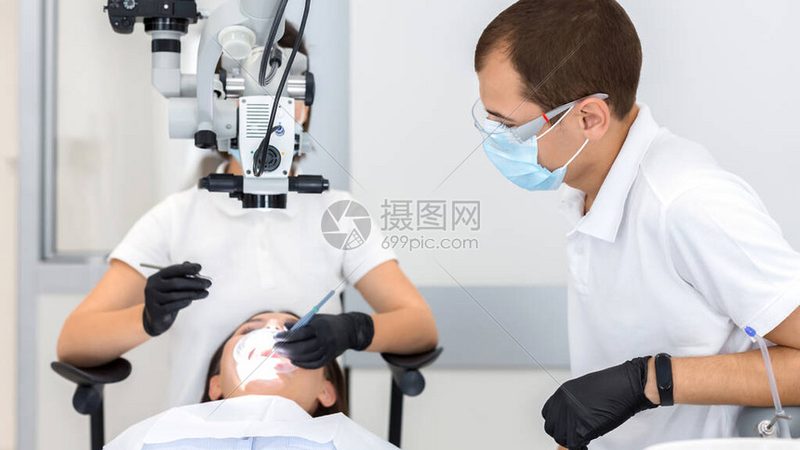 隐形牙套定制，揭秘从咨询到取件的流程